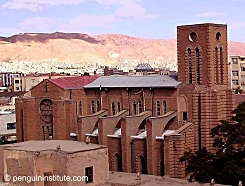  نمای کلیسای زیبای عذرای توانای تبریز از آموزشگاه طراحی و نقاشی پنگوئن //// Photo of 'Capable de Mary' church of Tabriz as seen from 'PENGUIN Art Gallery & Institute'
